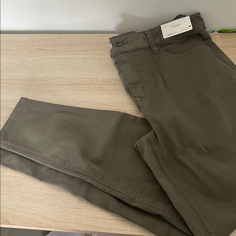 NWT mjeans by Maurices Olive Jeggings - Picture 4 of 9